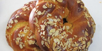 Brioche-like Sweet Bread (aka "Tsoureki")