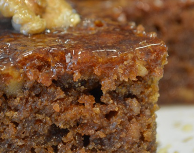 Walnut pie — English