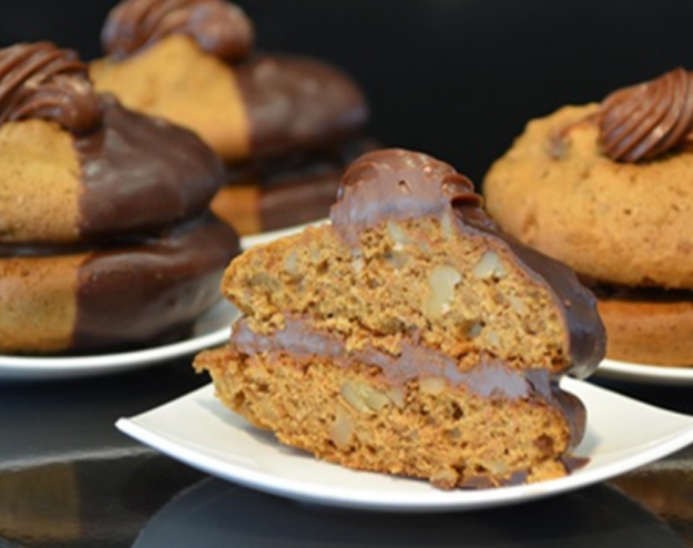 Petit gateau walnut — English