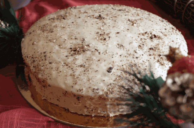 Traditional New Year’s Cake with Cinnamon & Walnuts — English