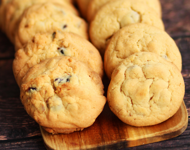 Soft cookies with no added sugar