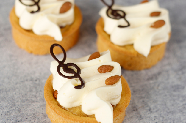 Almond Tart with no added sugar