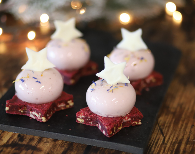 Christmas brownies with cream — English