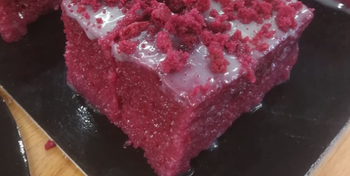 Forest fruit traybake
