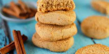 Vegan cinnamon biscuits