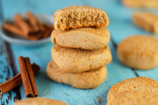 Vegan cinnamon biscuits — English