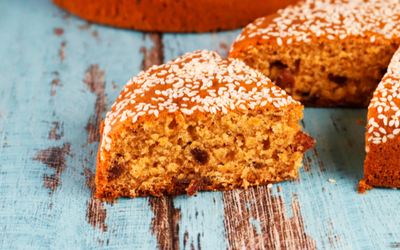 Vegan raisin cake