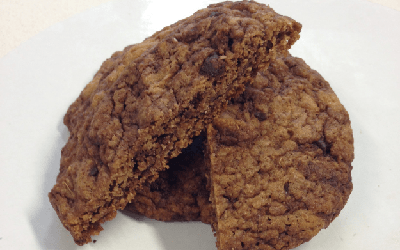 Cereal Cookies with Crunchy Chocolate Sauce
