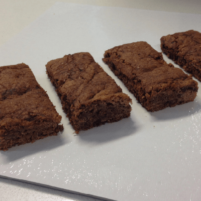 Cereal Bars with Crunchy Chocolate Sauce