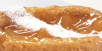 Apple tart with cream cheese