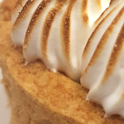 Lemon tart with cream cheese