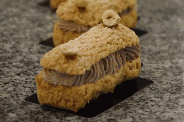 Chocolate Hazelnut Éclair — English
